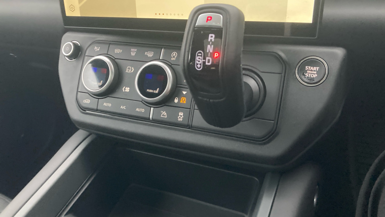 Land Rover Defender 3.0 D250 X-Dynamic HSE 110 5dr Auto Diesel Estate